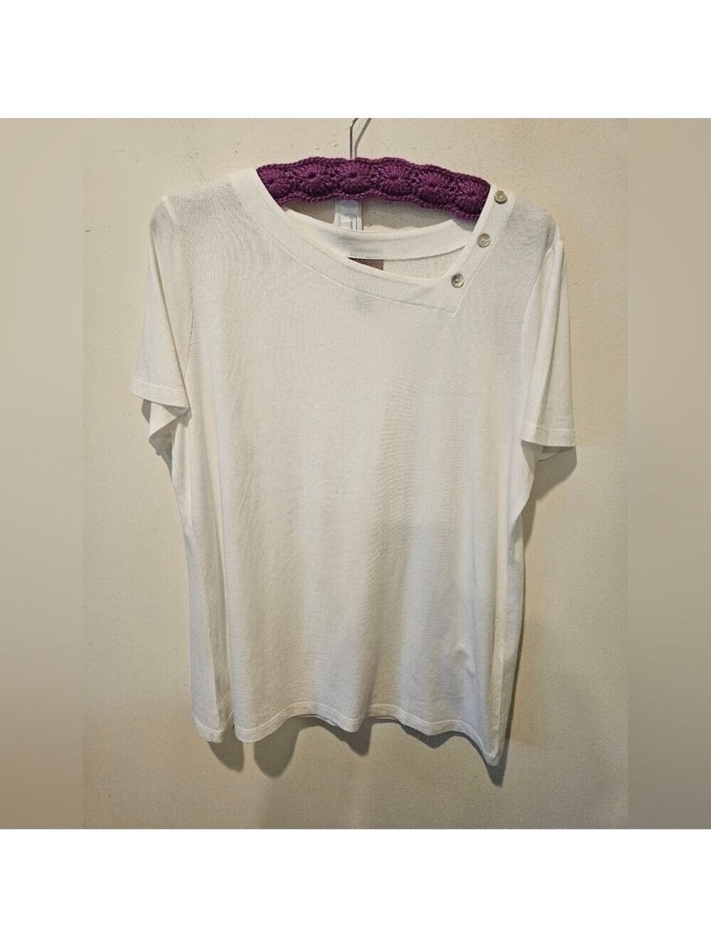 CHICO'S WOMEN'S WHITE SHORT SLEEVED ASYMMETRICAL NECKINE TOP SIZE LARGE